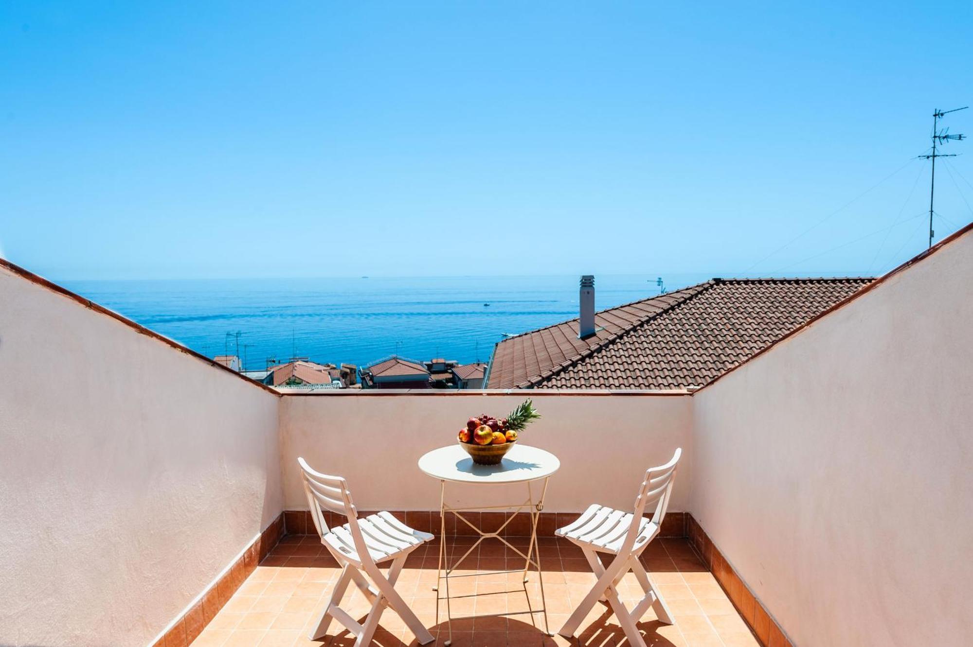 Sea View Paradise Apartment *